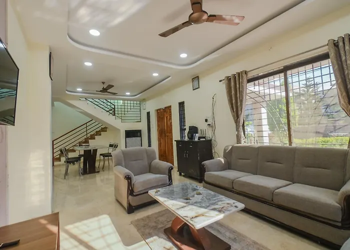 Majestic By 23 stay - Private Pool & GardenVilla